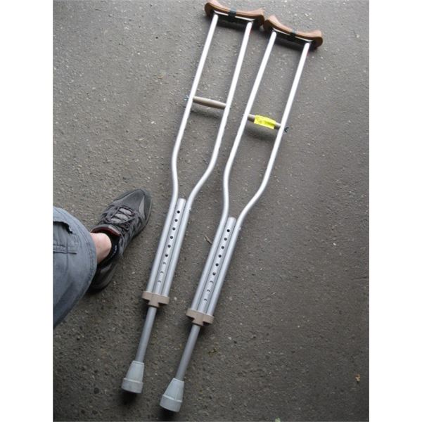 PAIR OF ALUMINUM CRUTCHES