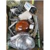 Image 2 : 2 BOXES OF MISC. AUTOMOTIVE PARTS & ACCESS.
