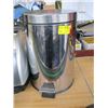 Image 2 : STEAMER & A CHROME GARBAGE CAN