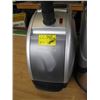 Image 3 : STEAMER & A CHROME GARBAGE CAN