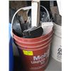 Image 1 : BUCKET OF LAWNMOWER BLADES