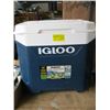 Image 1 : IGLOO COOLER WITH WHEELS