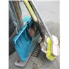 Image 2 : BUNDLE OF GARDEN TOOLS