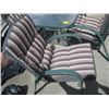 Image 2 : GREEN PATIO TABLE WITH 4 CHAIRS & CUSHIONS & UMBRELLA