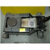 Image 1 : POWERBUILT TRIPLE LIFT 4000LB FLOORJACK