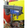 Image 3 : TABLETOP DRILL PRESS WITH VICE