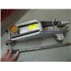 Image 1 : SMALL HYDRAULIC FLOORJACK