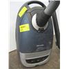 Image 2 : MEILE VACUUM, WORKS BUT STINKS