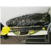 Image 2 : VOYAGER 300 3 PERSON RAFT WITH PADDLES