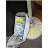 Image 2 : PATIO UMBRELLA WITH STAND
