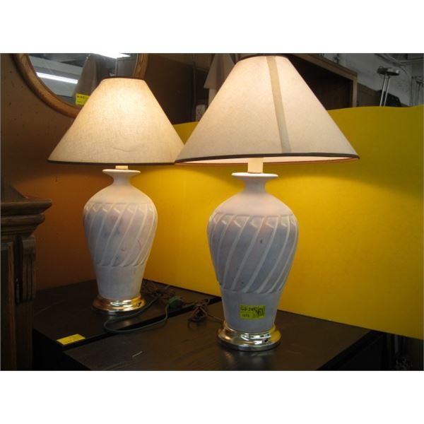 PAIR OF LAMPS