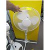 Image 1 : ELECTRIC 3 SPEED FLOOR MOUNT FAN