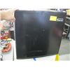 Image 1 : MAGIC CHEF SMALL BLACK BAR FRIDGE