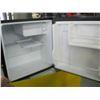 Image 2 : MAGIC CHEF SMALL BLACK BAR FRIDGE