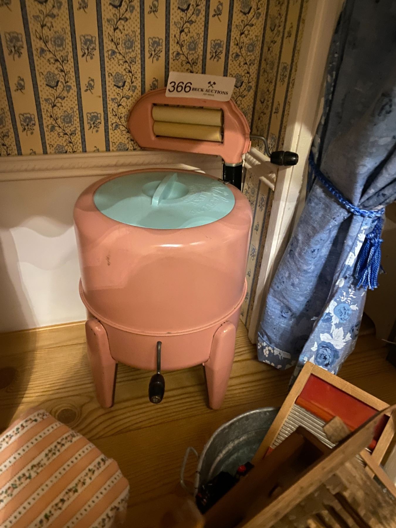 Laundry Duty - Pink Washing Machine & Tin Ringer