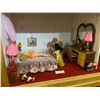 Image 2 : Barbie - Bedroom Scene with Dolls & Accessories