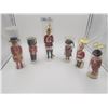 Image 2 : Dolls of the World Figures Guard Theme
