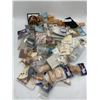 Image 1 : Assortment of Miniature Dollhouse Accessories (Furnishings and Fixtures)