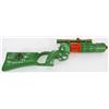 Image 2 : Jeremy Bulloch Star Wars "Boba Fett" Signed Boba Fett Plastic Toy Blaster (Beckett)