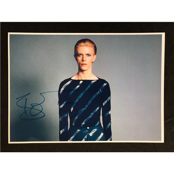 DAVID BOWIE SIGNED 8 X 10 (RA COA)