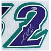 Image 2 : KARL MALONE SIGNED UTAH JAZZ BASEKTBALL JERSEY (BECKETT COA)