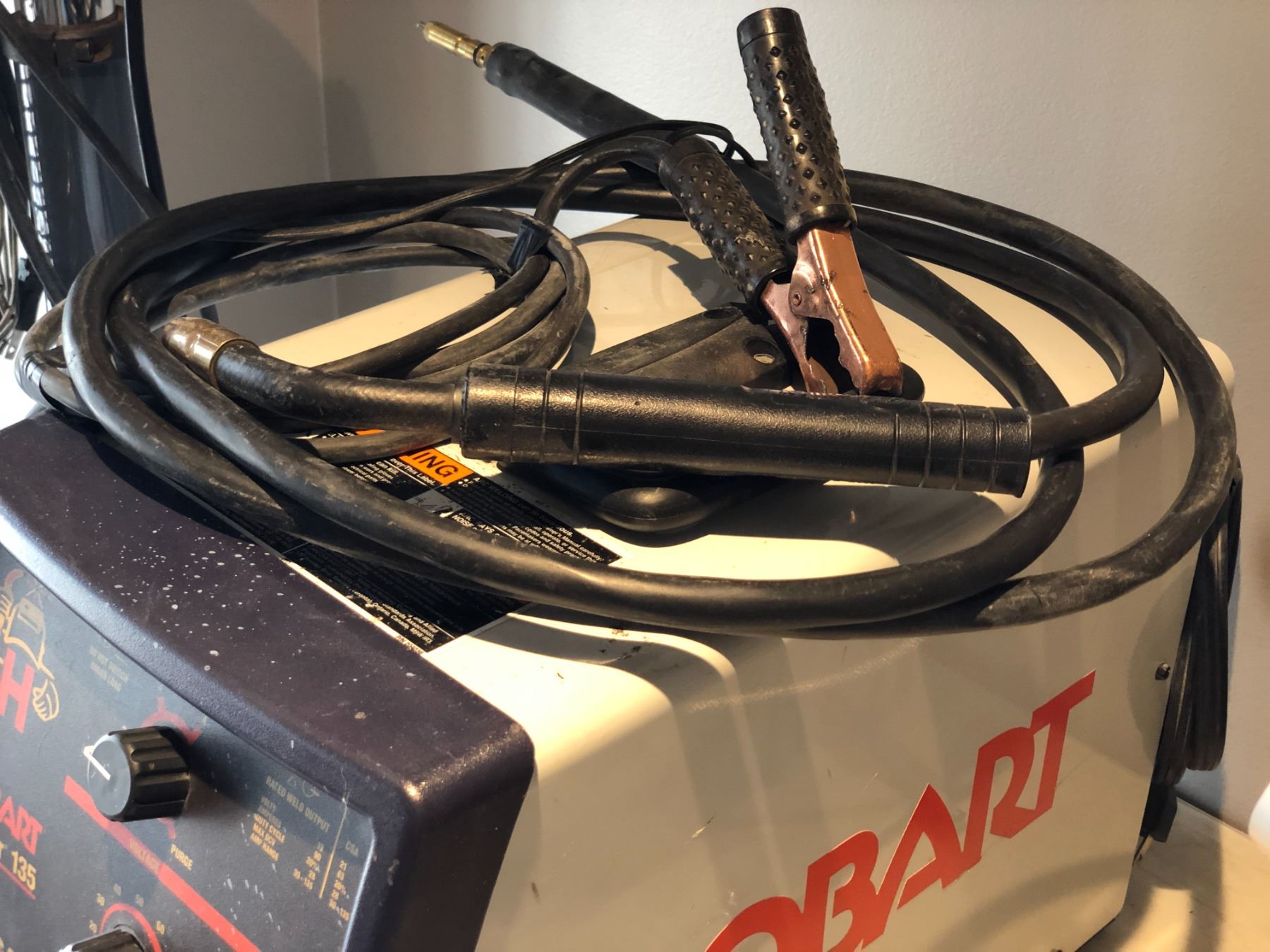 Hobart Handler 135 Wire Feed Mig Welder w/ H10 Gun