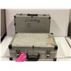 Image 2 : 2 metal technicians cases (empty)