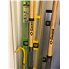 Image 2 : Group of 6 contractors tools - 2 Garant shovels/ 3 levels & prybar