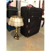 Image 2 : Suitcase & Lamp