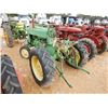 Image 2 : JOHN DEERE 40-S Farm Tractor