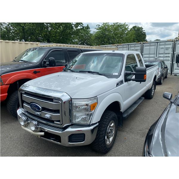 2013 FORD F-250 SUPER DUTY, CREW CAB, WHITE, VIN# 1FT7X2B69DEA00661