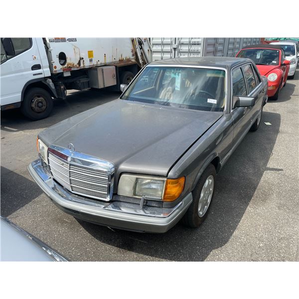 1988 MERCEDES-BENZ 560 SEL, 4DR SEDAN, GREY, VIN # WDBCA39D0JA383160