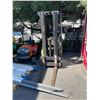 Image 1 : CLARK EC500-530 3 STAGE 188" MAST 2600 LBS CAPACITY 36V ELECTRIC COUNTERBALANCE SOLID RUBBER