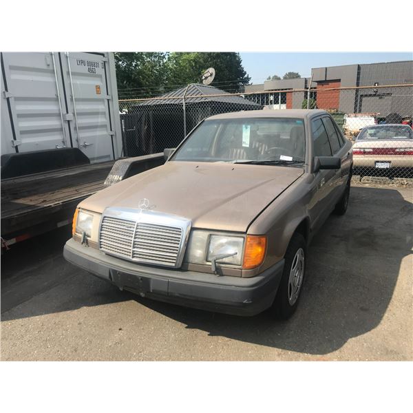 *TOW* 1987 MERCEDES BENZ 124, 4DR SEDAN, BROWN, VIN WDBEA30D9HA448121