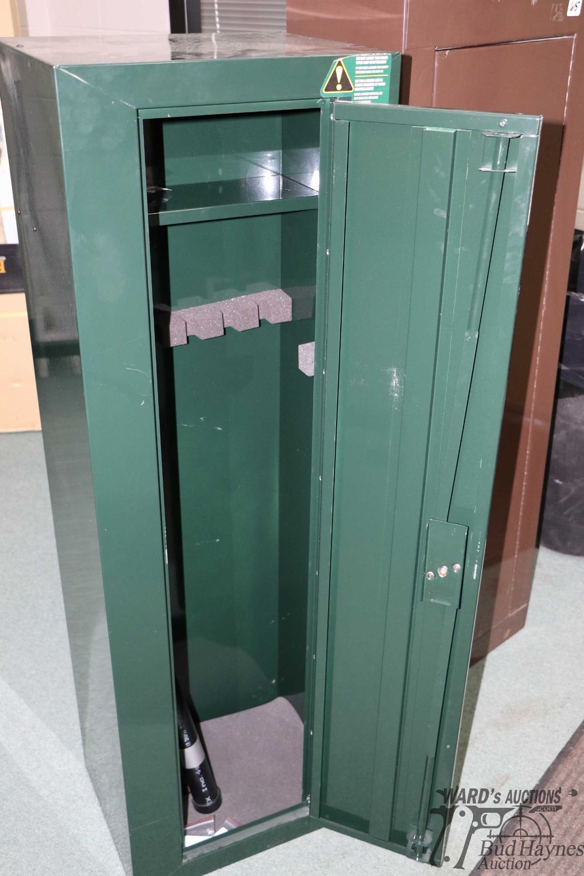 Stack-On Allegiance Series gun locker with space for ten long guns and ...
