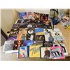 Image 1 : Lot of 35 7" 45s With Picture Sleeves 1980s Mostly