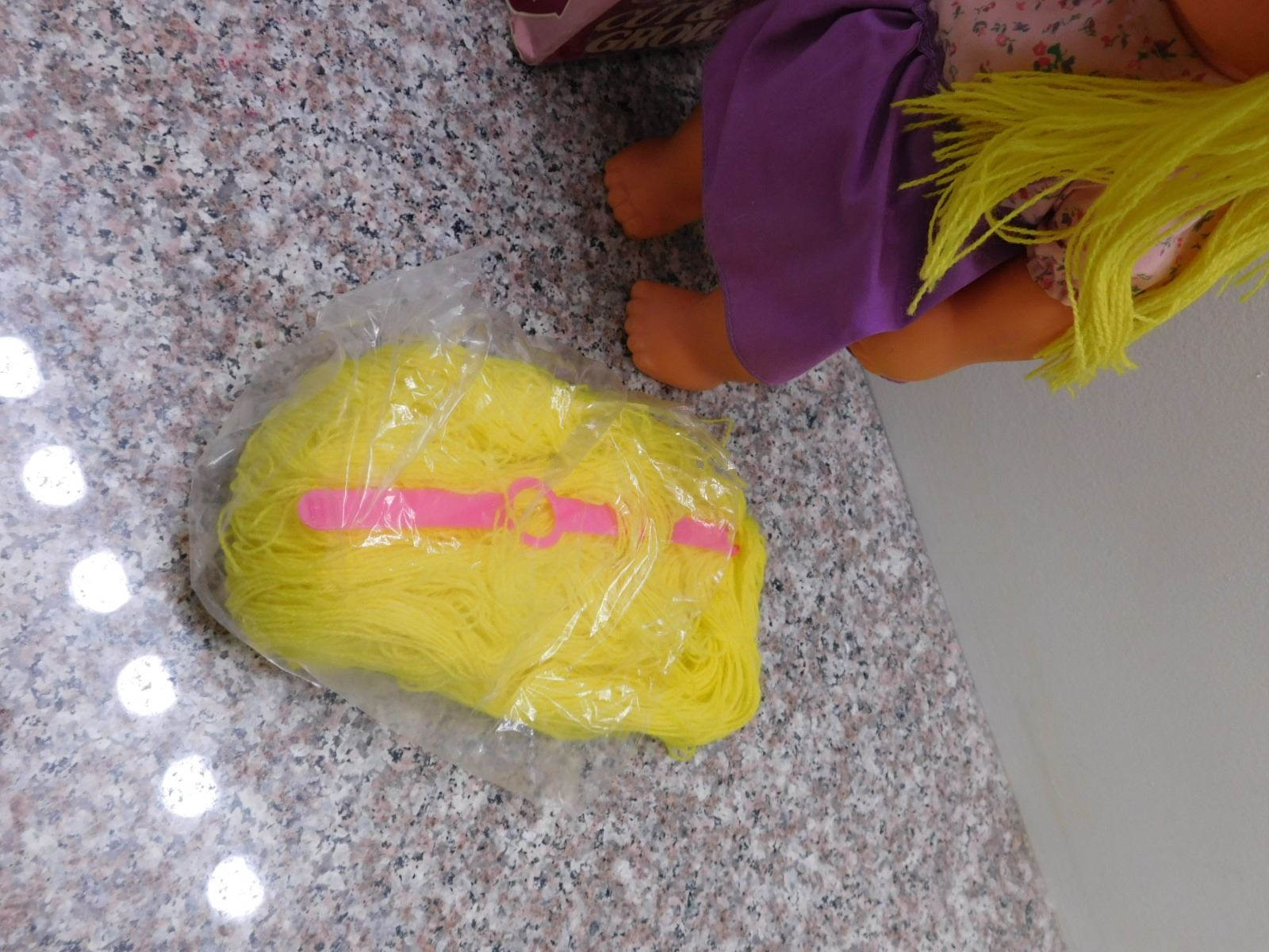 Pretty Cut & Grow Doll Vintage Hair Yarn W Extra Hair Comb Box