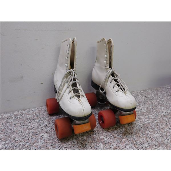 Pair of Childrens Roller Derby Skates Size 2 White Shoe Orange Wheels