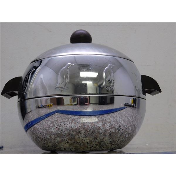 Vintage Penguin Hot Cold Server Art Deco Mid Century Bakelite Handles