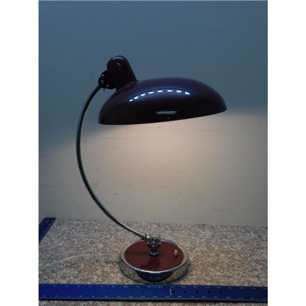 Fritz Hansen Kaiser idell Luxus 'Style' Lamp Burgundy