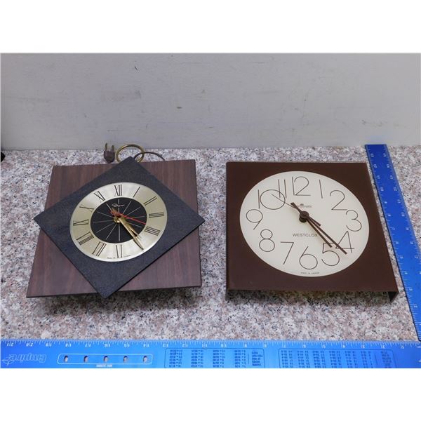 Vintage Pair Ingraham and Westclox Quartzmatic Wall Clocks Mid Century Modern