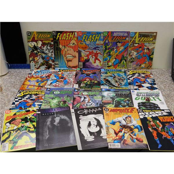 Lot of 20 Comic Books The Flash Superman DC