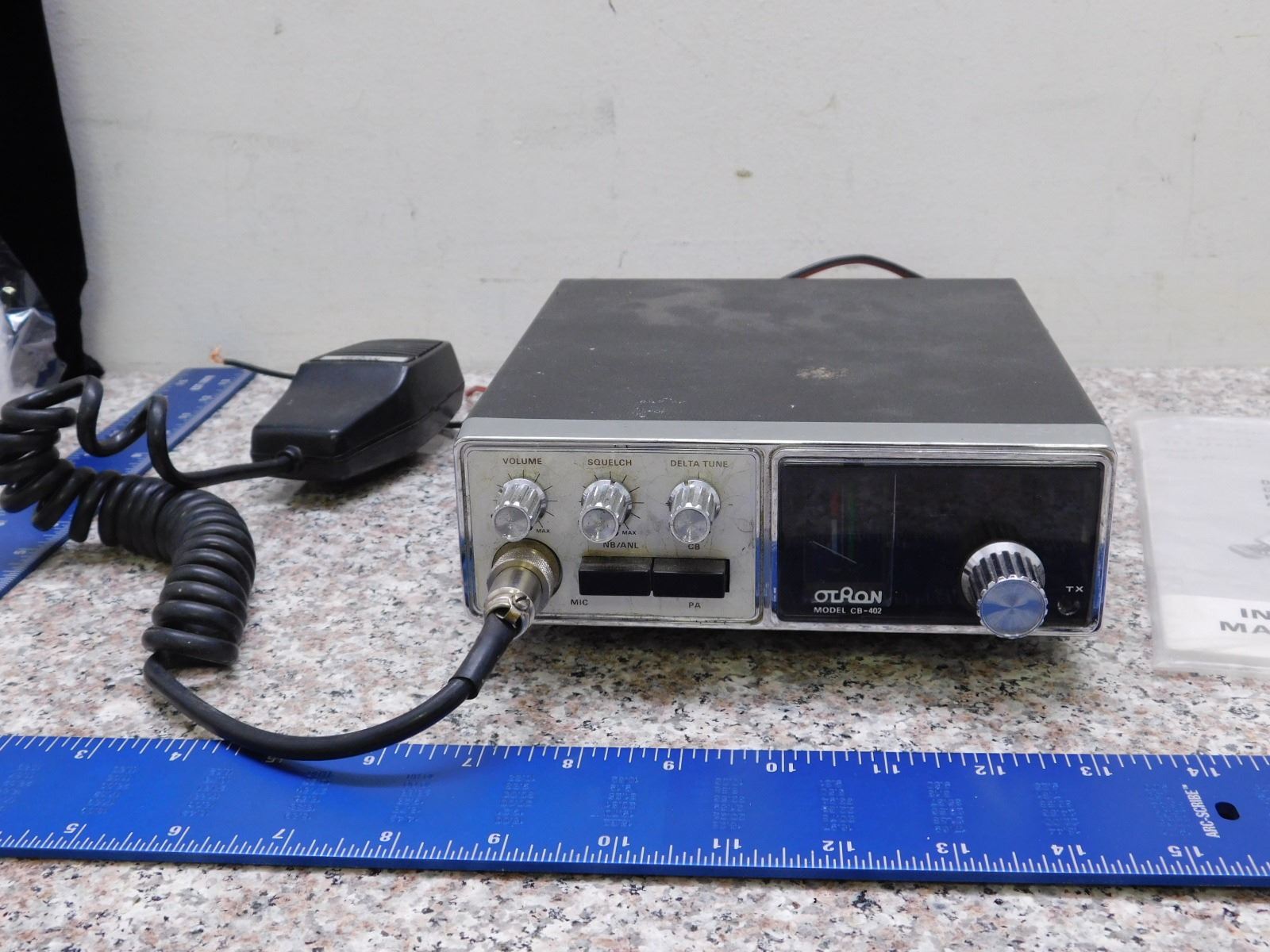 Otron Model CB402 Digital 40 Channel CB Radio Transceiver WORKS