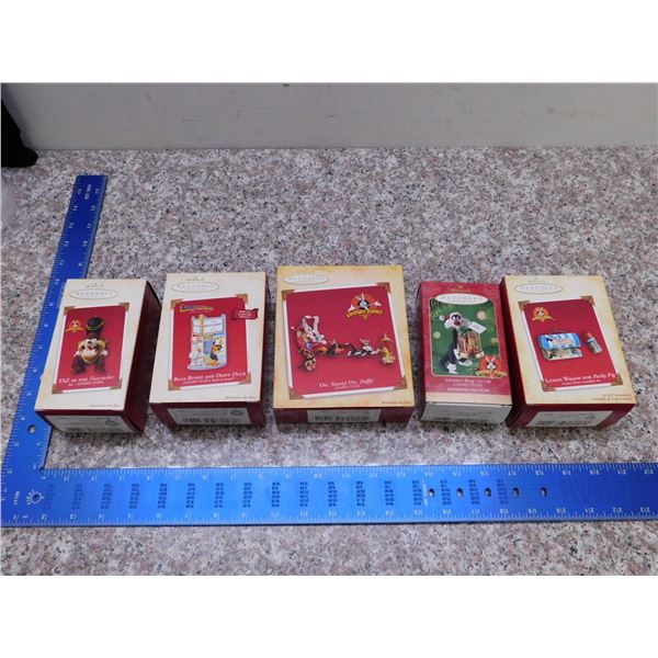 Hallmark Keepsake Ornaments Lot of 5 Looney Tunes Christmas