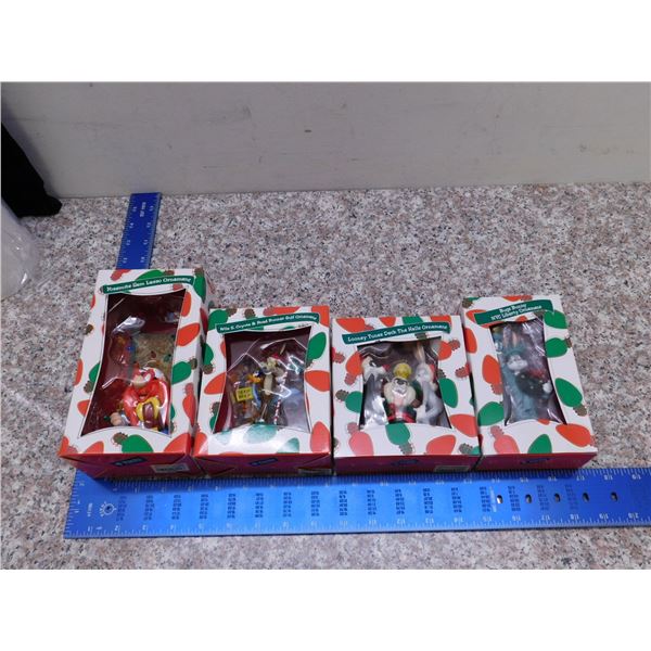 Holiday Christmas Ornaments  Lot of 4 Looney Tunes Warner Bros Store