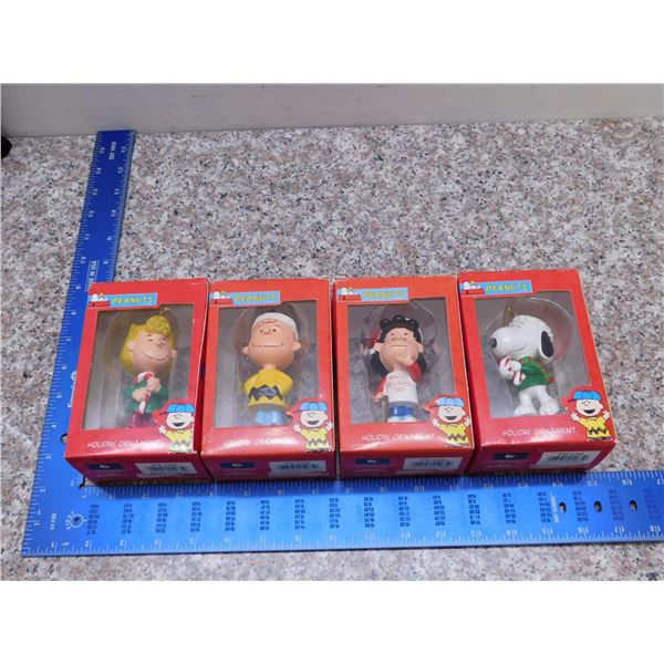 Holiday Christmas Ornaments  Lot of 4 Kurt S Adler Peanuts Charlie Brown