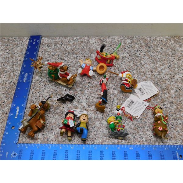 Holiday Christmas Ornaments Lot of 8 Classic Cartoon Characters Scooby Doo Jetsons Hanna Barbara