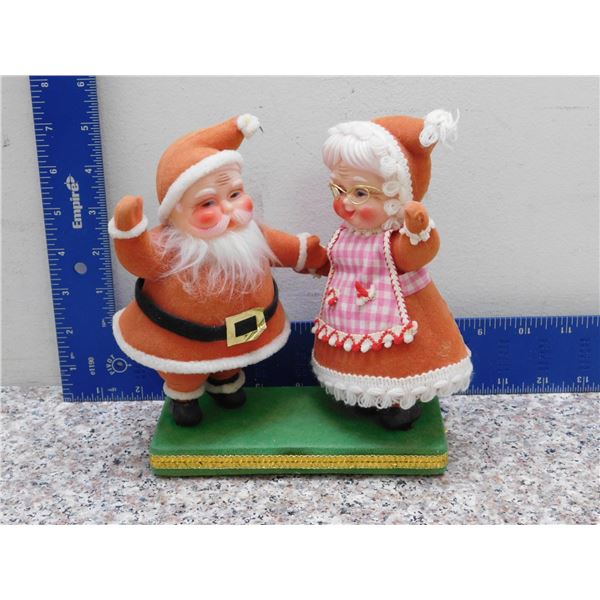 Vintage Blow Mold Santa Mr and Mrs Claus Christmas Holiday Decor