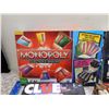 Image 5 : Lot of 5 Classic Board Games Jenga Monopoly Risk Clue