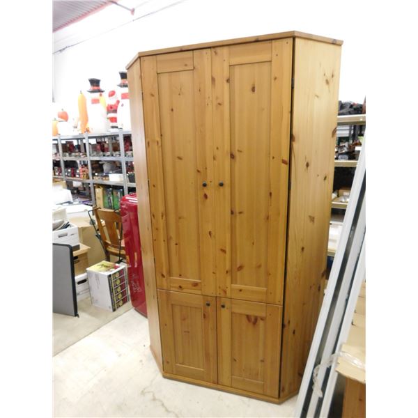 Massive Wooden Corner Entertainment TV Desk Unit Knotty Pine Wood approx 81"